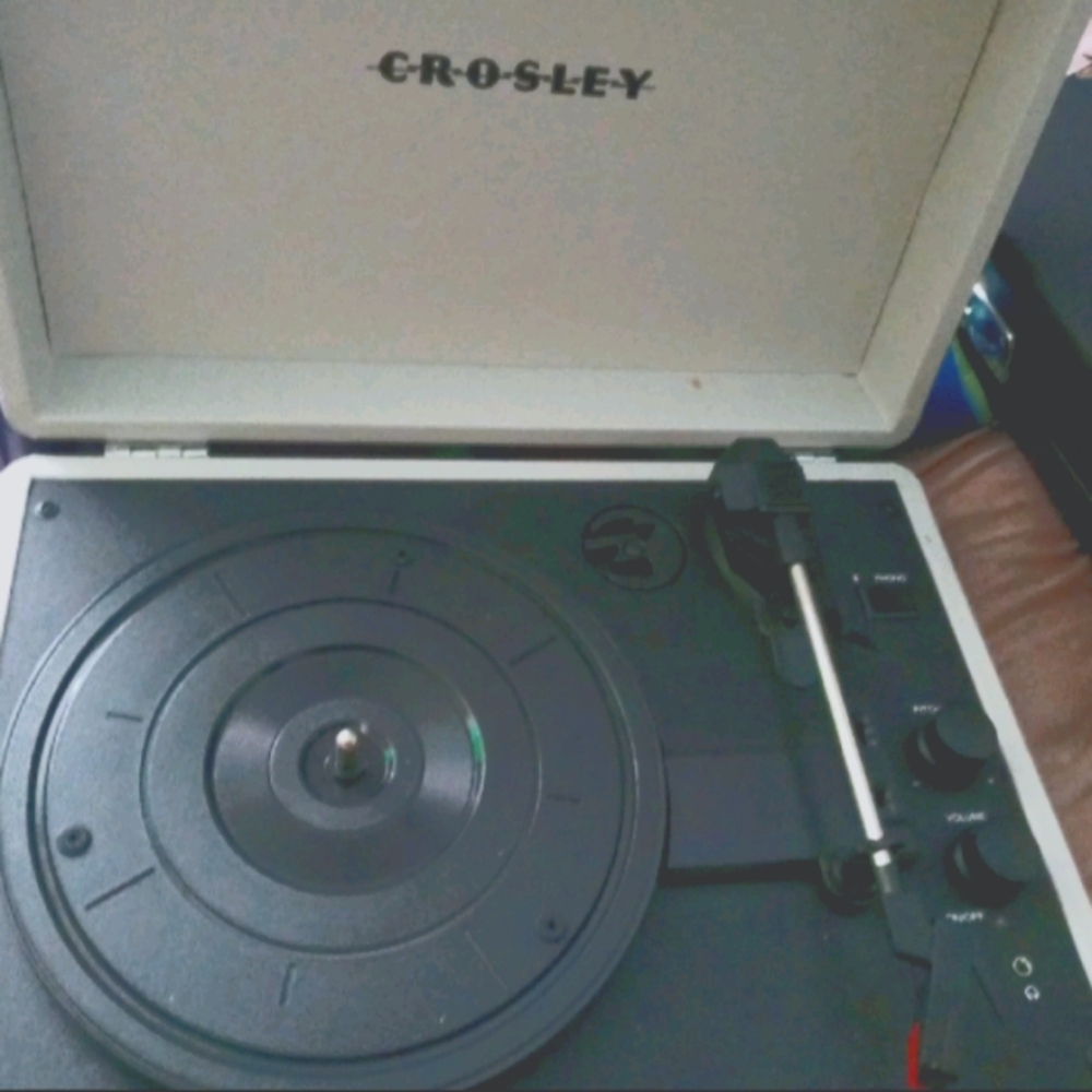 Crosley cruiser record player